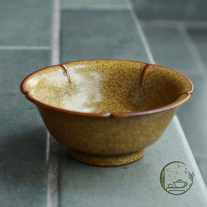 Chén Sứ Long Tuyền Trà Mạt Lưu Hương.