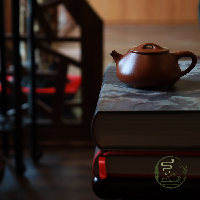 Dáng Ấm Thạch Biều